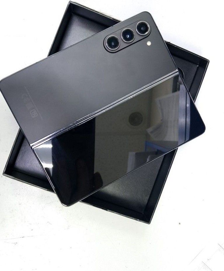 Дешево Samsung galaxy fold5 12/512gb з ломбарду