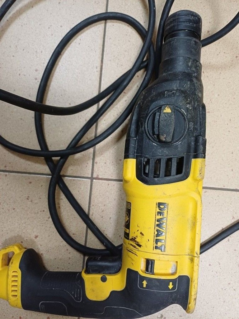 Оголошення Dewalt d25133qs Б/У