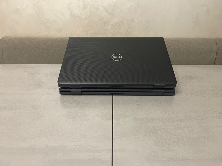 Dell Latitude 7530, 15.6" FHD IPS сенсор, i5-1245U, 16GB DDR4, 256GB NVMe SSD, Intel Iris Xe Код:null. Изображение 7