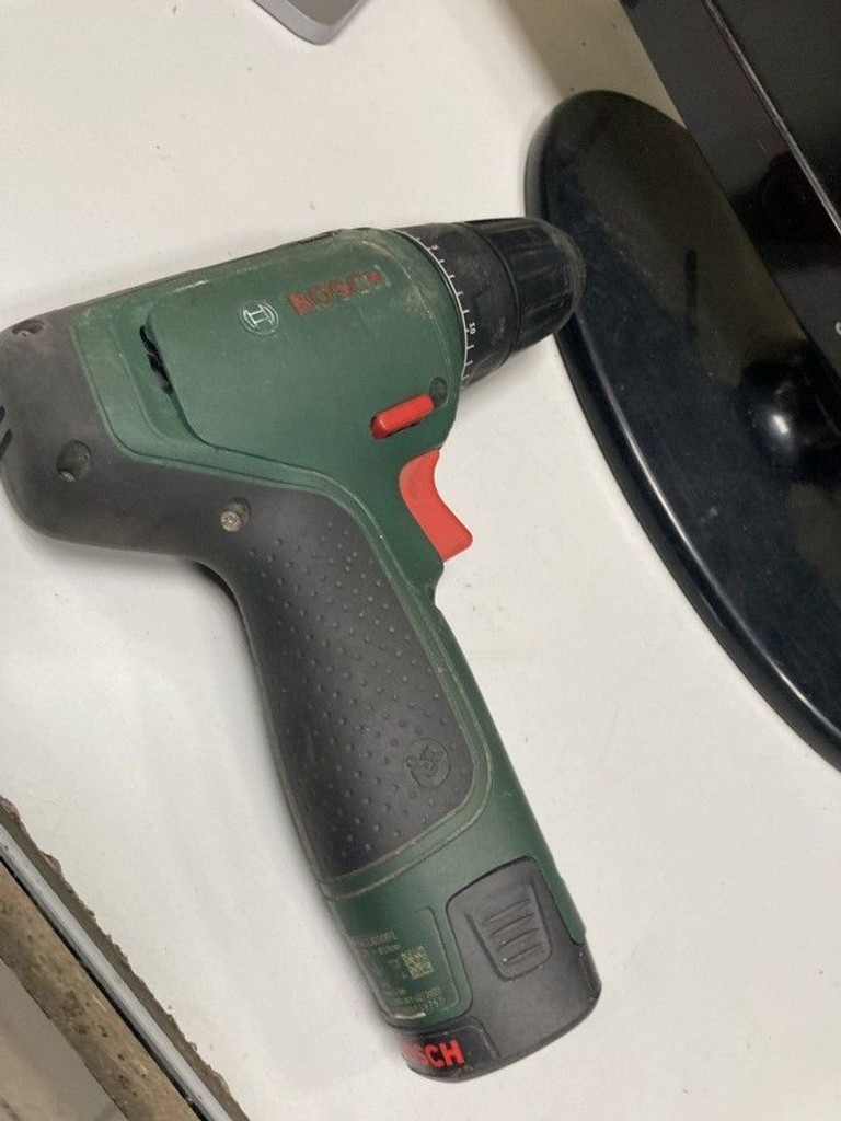 Дешево Bosch easydrill 1200 з ломбарду