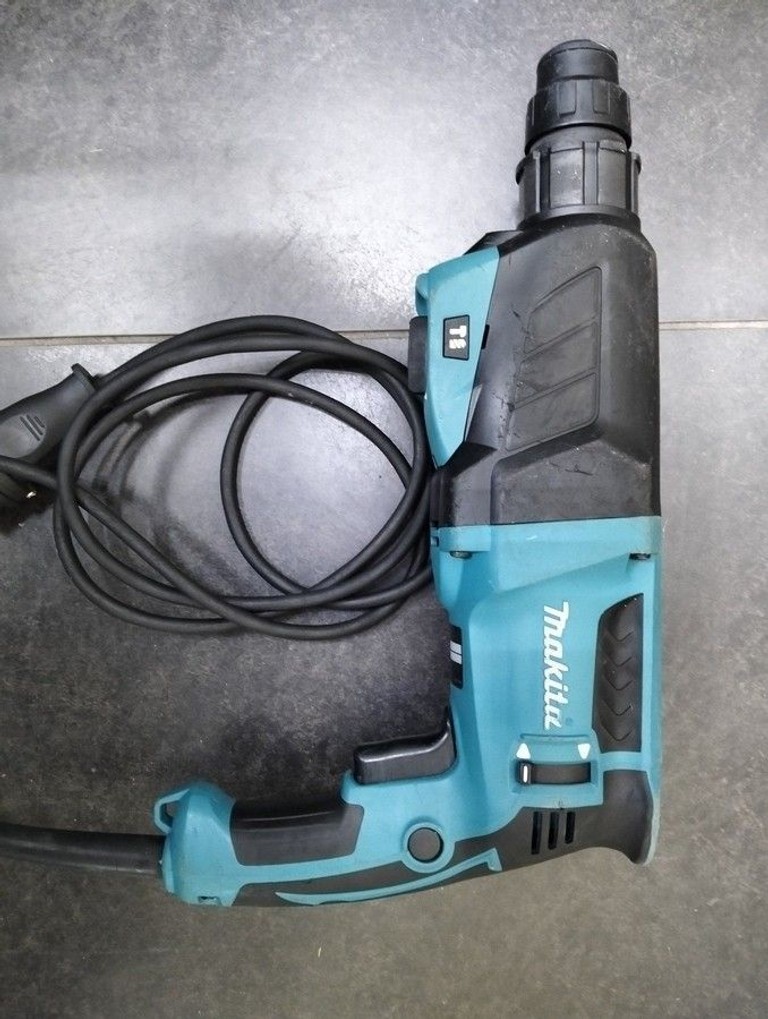 Дешево Makita HR2630 з ломбарду