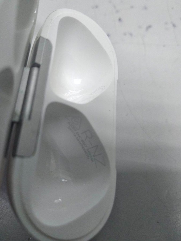 Apple airpods 4 with active noise cancellation Код:01-201126540. Зображення 5