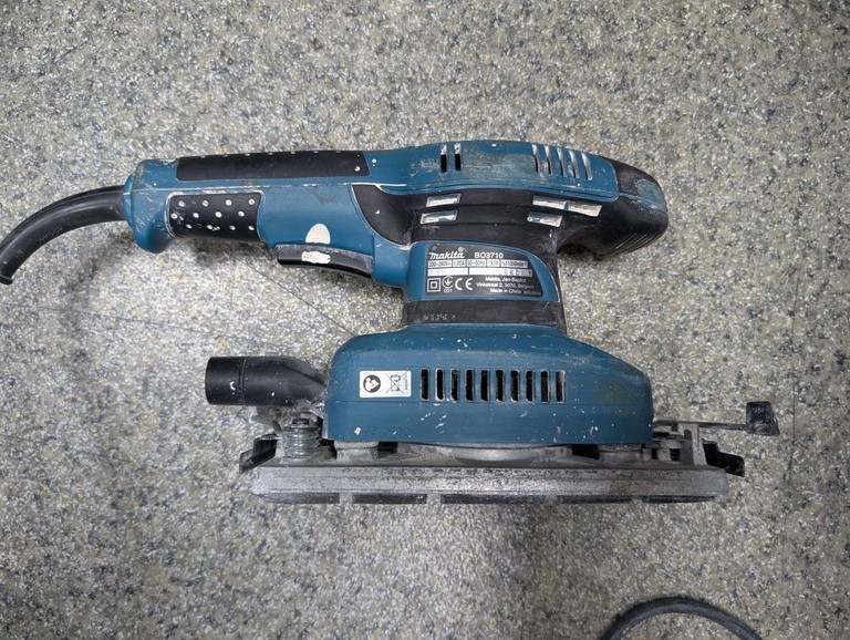 Оголошення Makita BO3710 Б/У