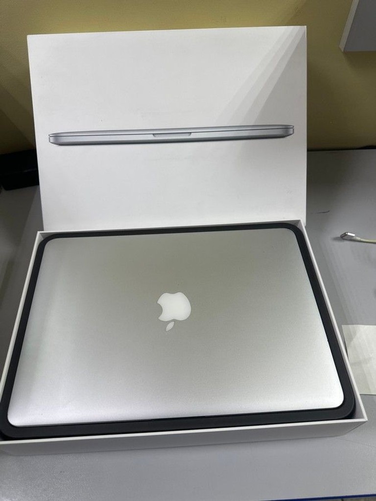 Оголошення Apple macbook pro a1502 екр. 13,3/core i5 2,6ghz/ram8gb/ssd128gb/retina/intel iris Б/У