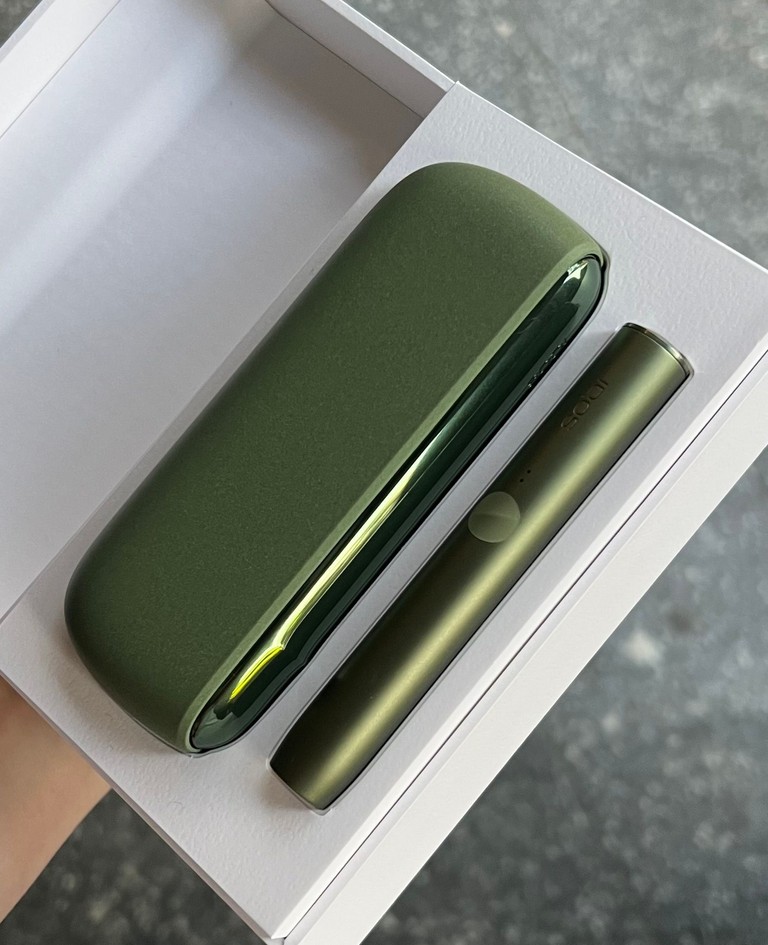 Купить Новий пристрій iqos iluma classic. Зелений. Запакованний. Гарантія. Б/У