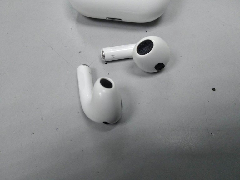 Apple airpods 3rd generation Код:01-201177456. Изображение 7