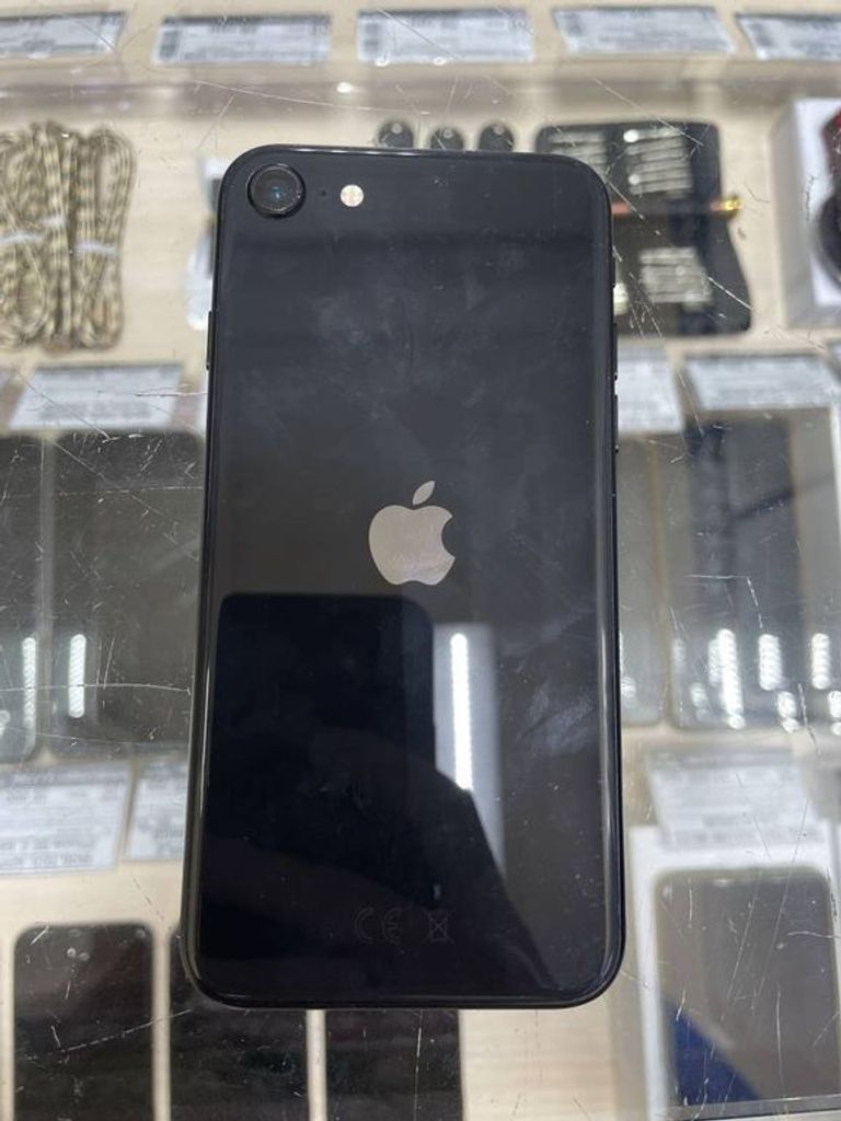 Дешево Apple iphone se 2 64gb з ломбарду