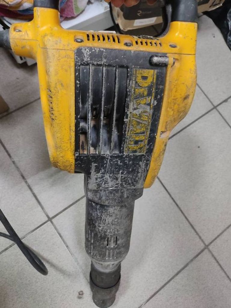 Dewalt D25899K