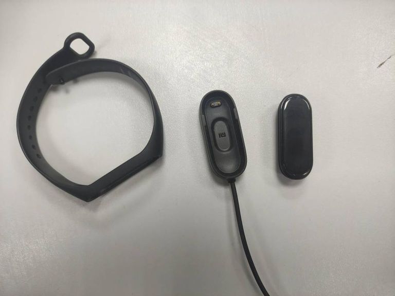 Купити Xiaomi Mi Smart Band 4 Black Б/У