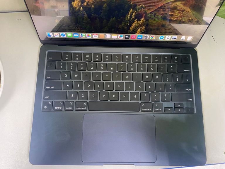 Оголошення Apple macbook air 13,6" m2 2022 Б/У