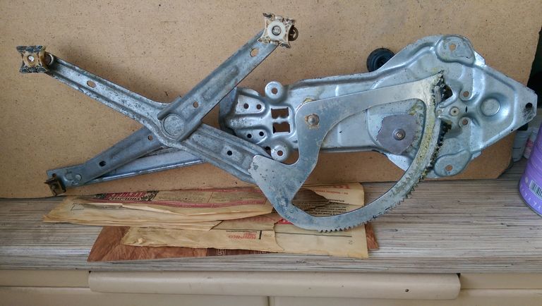 Объявление BMW - Стеклоподъемник BMW 525, E34, 1990, правый Б/У