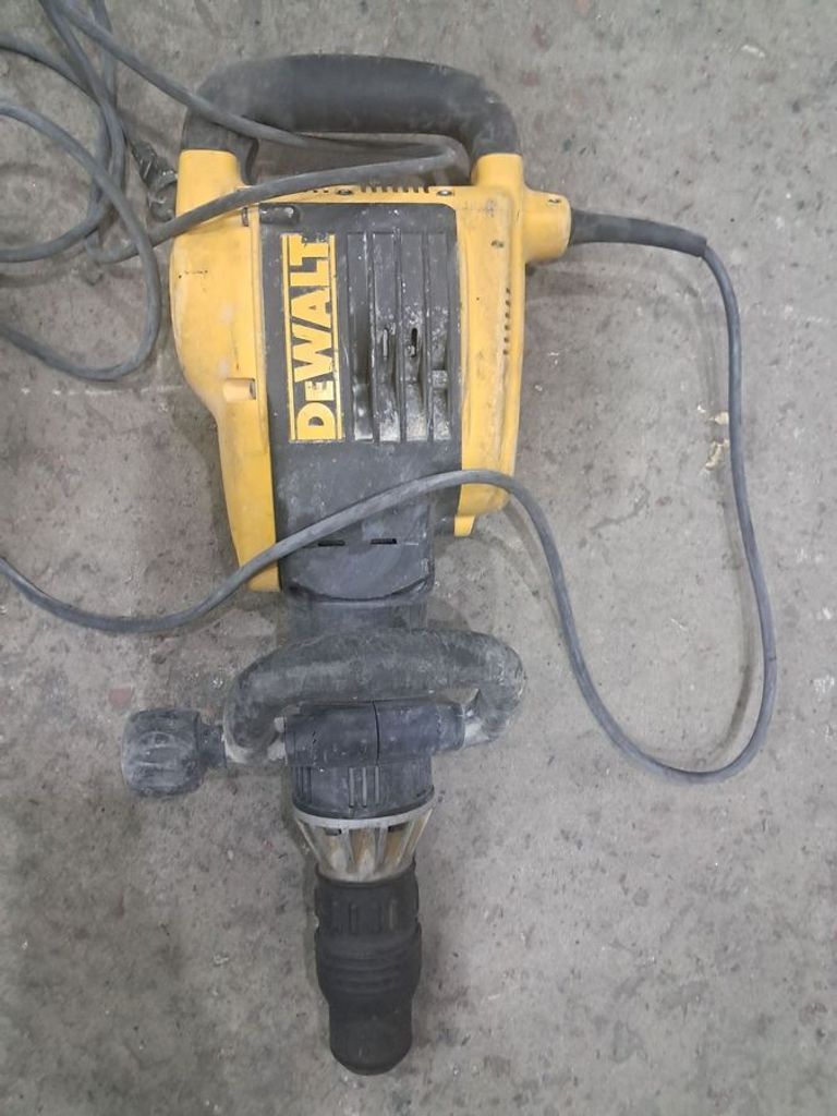Оголошення Dewalt d25899qs Б/У
