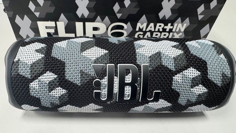Купить Jbl flip 6 martin garrix Б/У