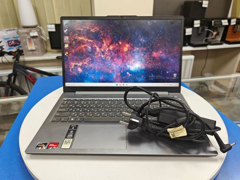 Купити Lenovo 15/ryzen 5 7520u ddr5/8gb ddr3/hdd *відсутній/ssd 512 gb/*інтегрована Б/У