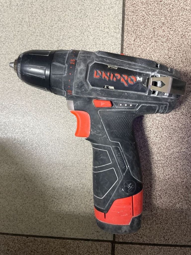 Дешево Dnipro-M cd-12cx compact з ломбарду