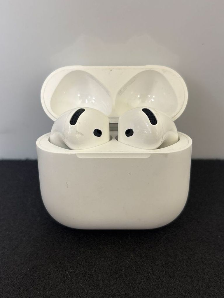 Купить Apple airpods 4 Б/У