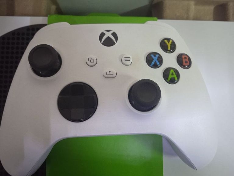 Дешиво Microsoft Xbox Series S 512GB (889842651386) с ломбарда