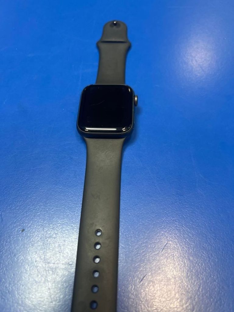 Купити Apple watch se gps 44mm aluminum case Б/У