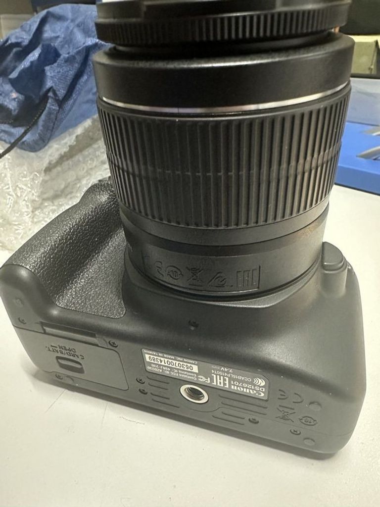 Дешево Canon eos 4000d + ef-s 18-55mm macro 0-25m 0,8ft з ломбарду