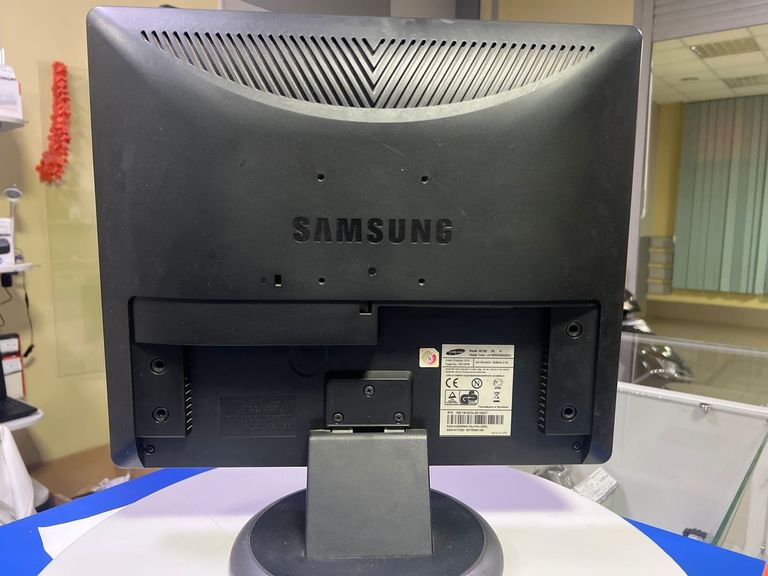 Дешиво Samsung 931bf с ломбарда