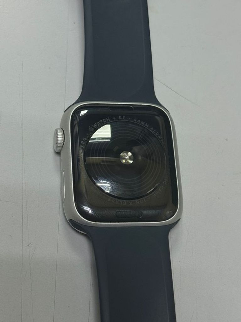 Apple watch se gps 44mm aluminum case Код:01-200839347. Изображение 5