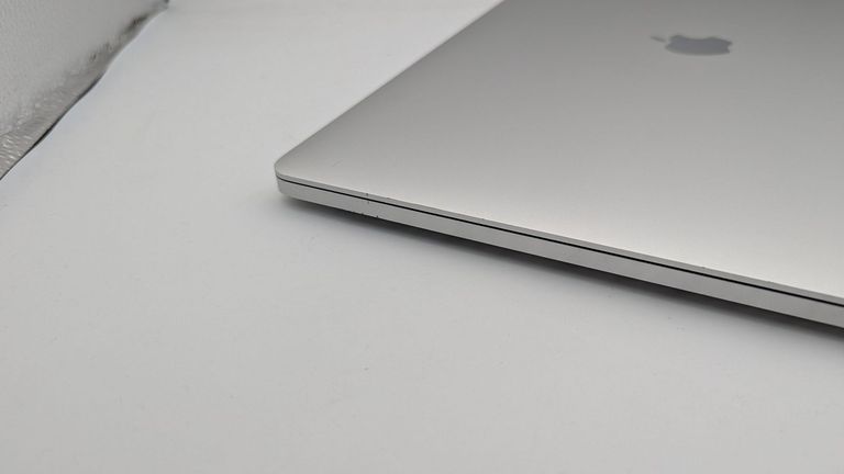 Apple macbook pro 16" 2019 a2141 core i7 2,6ghz/ram 16gb/ssd 512gb/intel graphics 630 Код:01-200858809. Изображение 6