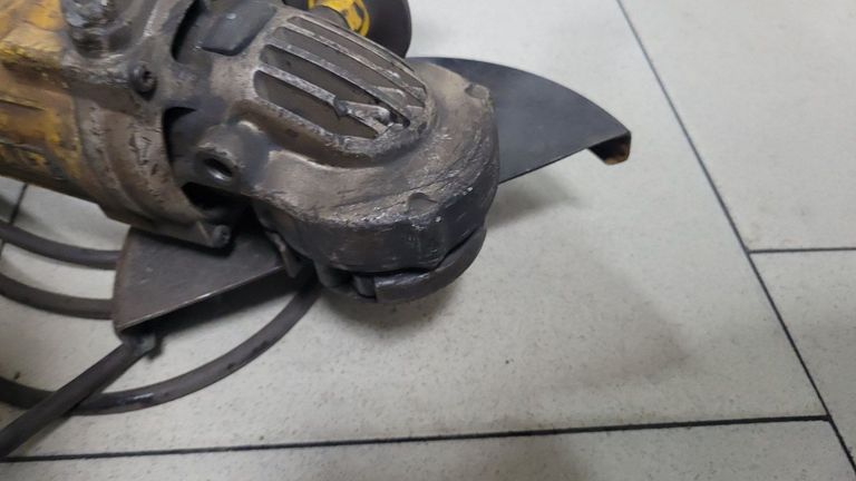 Объявление Dewalt DWE4579 Б/У