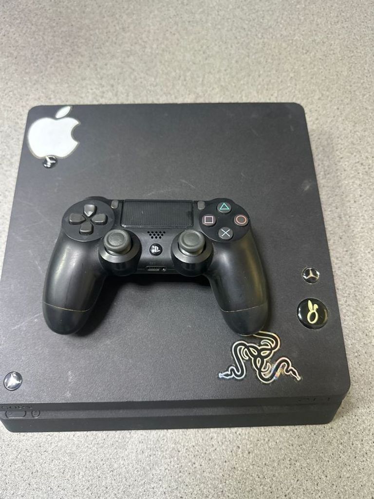 Купити  Sony PlayStation 4 Slim 1TB Black Б/У