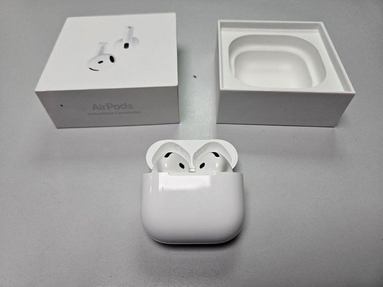 Купити Apple airpods 4 with active noise cancellation Б/У