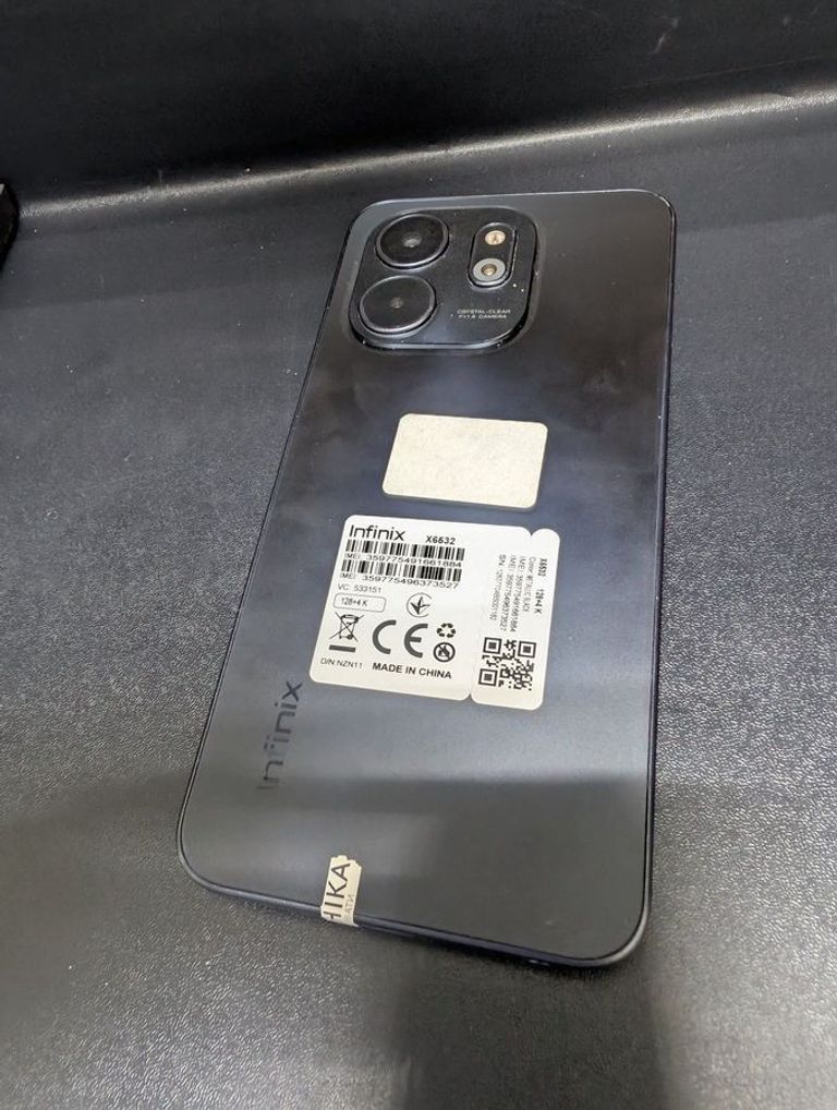 Дешево Infinix smart 9 4/128gb з ломбарду