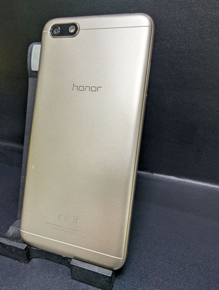 Купити Huawei honor 7a 2/16gb Б/У