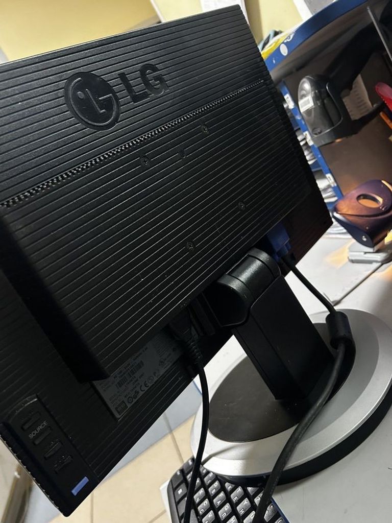 Купить Lg l194w Б/У