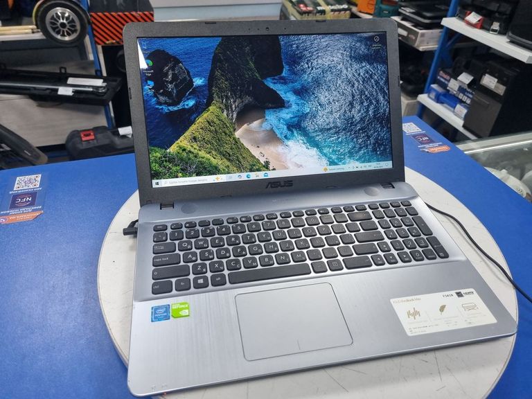 Купити Asus 15/pentium n4200 ddr3/4gb ddr3/hdd 1000 gb/ssd *відсутній/geforce 810m Б/У
