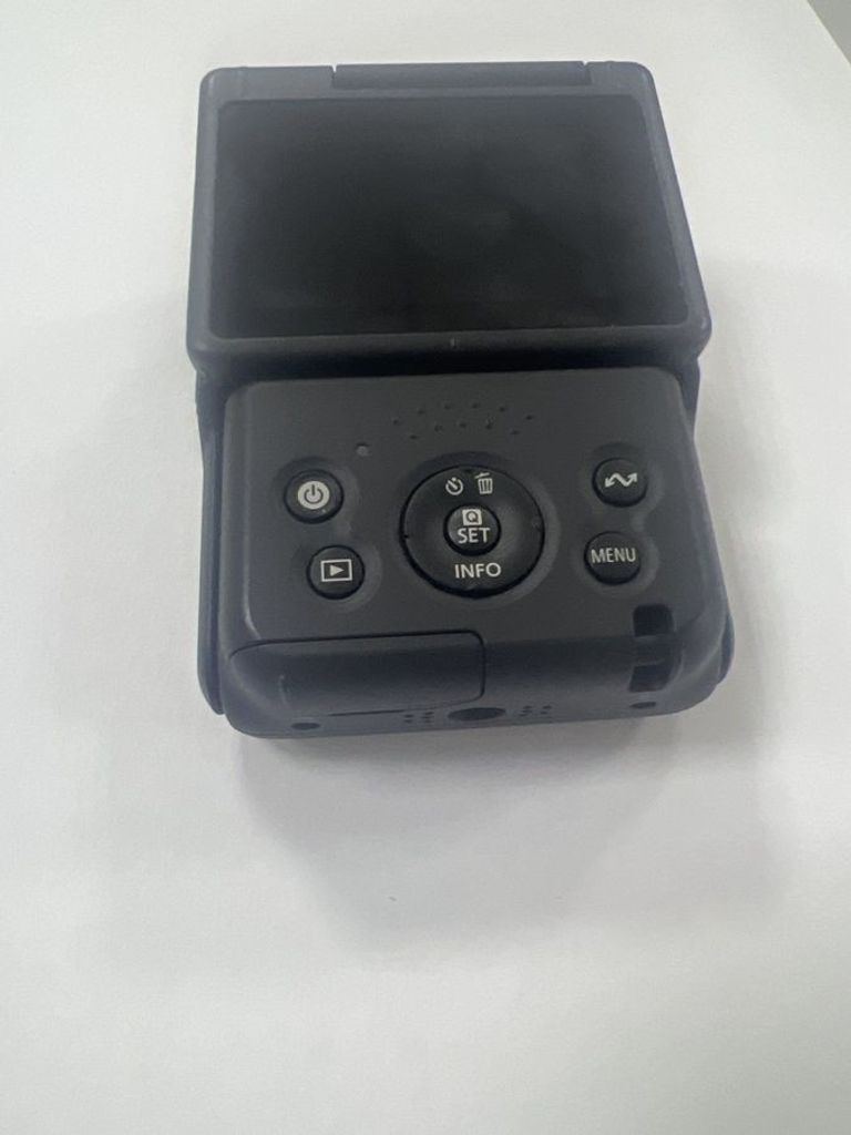 Дешиво Canon PowerShot V10 Advanced Vlogging kit Black (5946C005) с ломбарда