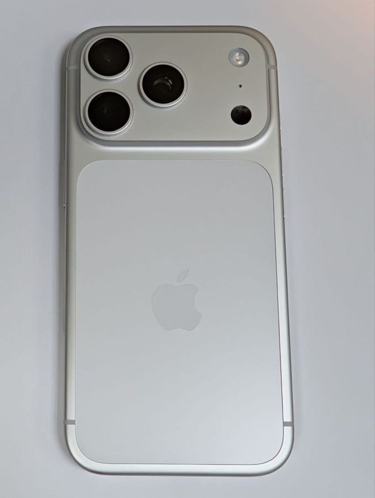 Apple iPhone 17 Pro 256GB Deep Blue (MG8J4) Код:01-200919079. Изображение 5