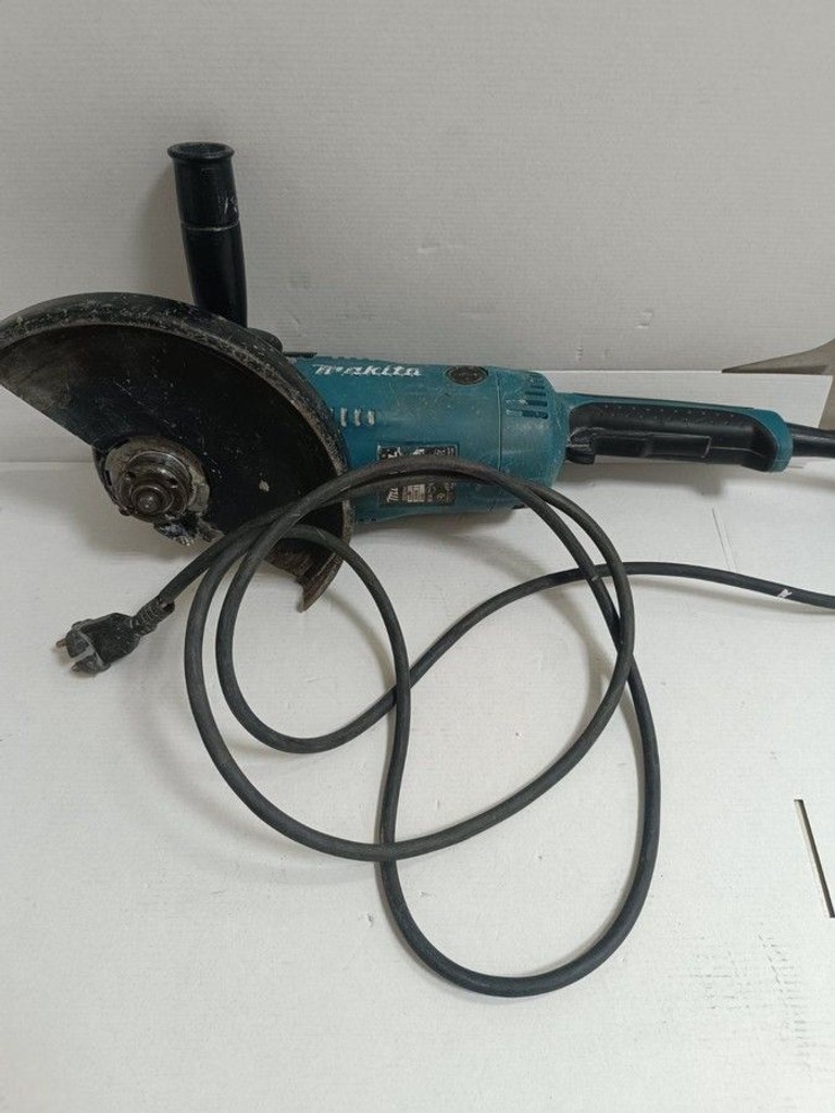 Оголошення Makita GA9020 Б/У