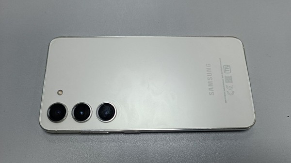 Купить Смартфон Samsung galaxy s23 8/256gb дешиво в магазине Б/У