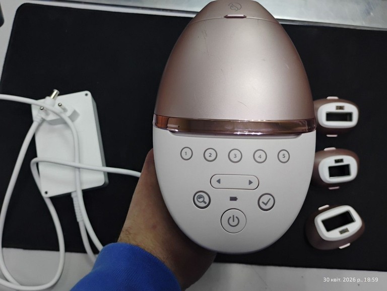 Дешиво Philips Lumea IPL 9900 Series BRI977/00 с ломбарда