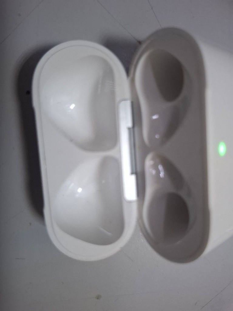 Apple airpods 4 with active noise cancellation Код:01-200975360. Изображение 7