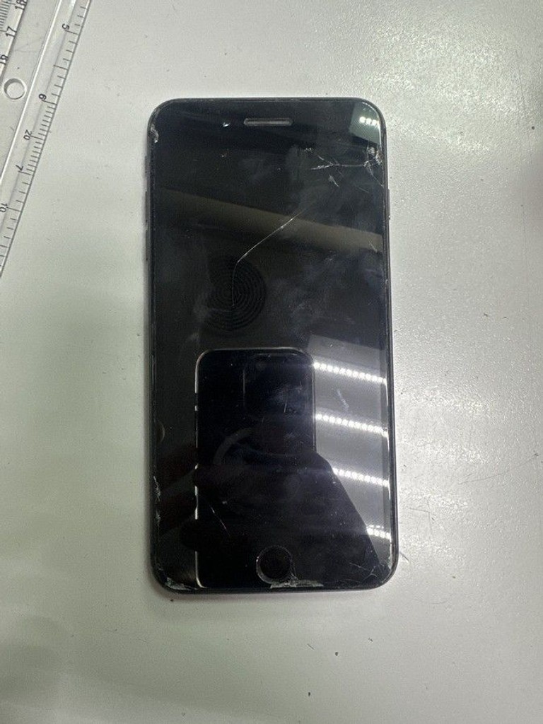 Купить Apple iphone 8 plus 64gb Б/У