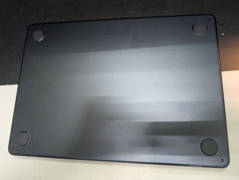 Оголошення Apple macbook air 13.6'' a3113/m3/ram16gb/ssd256gb/gpu 8 core Б/У