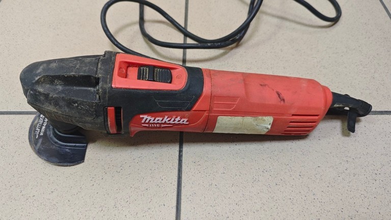 Оголошення Makita M9800 Б/У