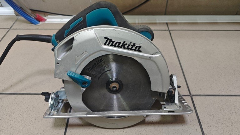 Купити Makita HS7601 Б/У