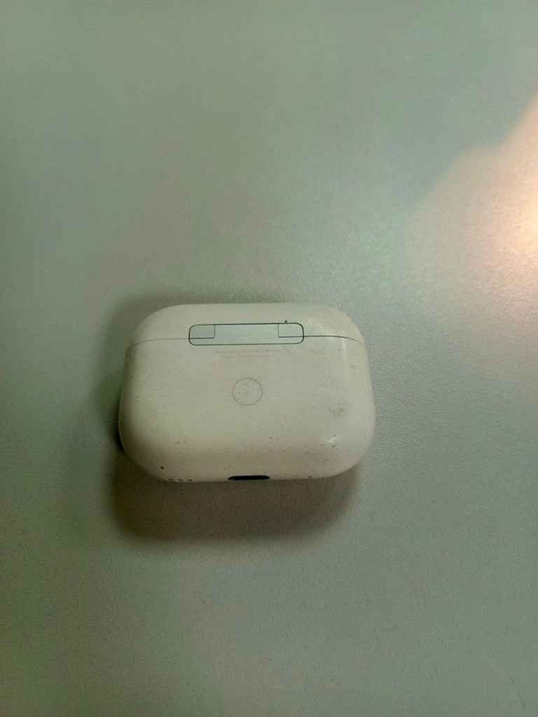 Оголошення Apple airpods pro 2nd generation with magsafe charging case usb-c Б/У