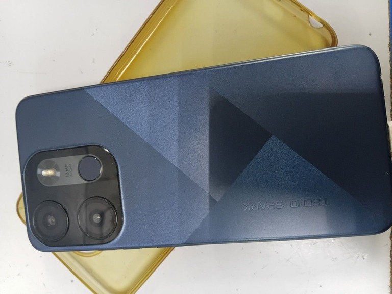 Дешиво Tecno spark go 2023 bf7 4/64gb с ломбарда