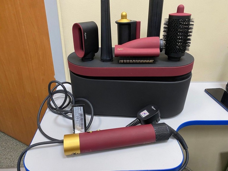 Dyson hs08 multi-styler and dryer straight to wavy - velvet/gold 596926-01 Код:01-201075288. Зображення 12