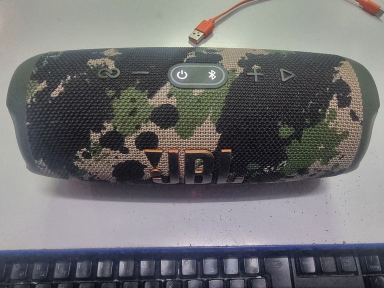 Оголошення Jbl charge 5 Б/У