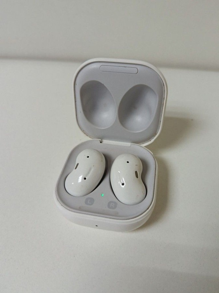 Купить Samsung galaxy buds live sm-r180 Б/У
