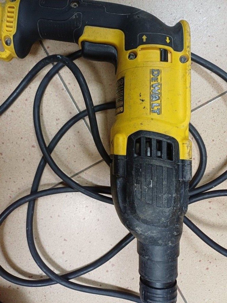 Дешево Dewalt d25133qs з ломбарду