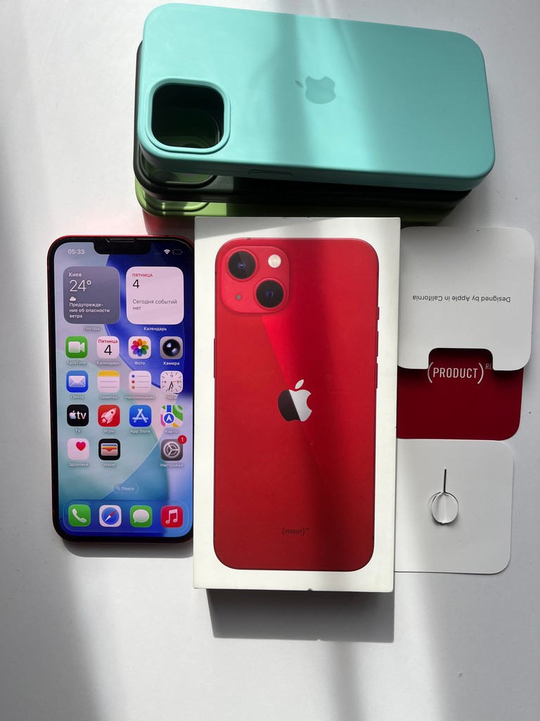 Купити Apple iPhone 13 128GB PRODUCT RED (MLPJ3) Б/У